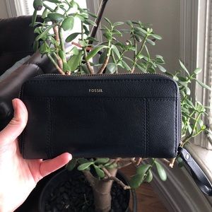 Fossil leather clutch wallet